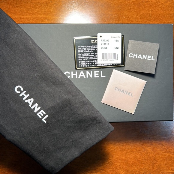 Chanel Clutch - Picture 15 of 16